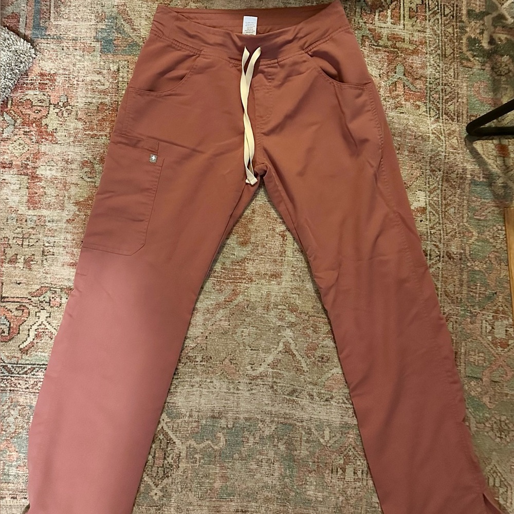 Figs Dusty Rose Kade Scrub Pants